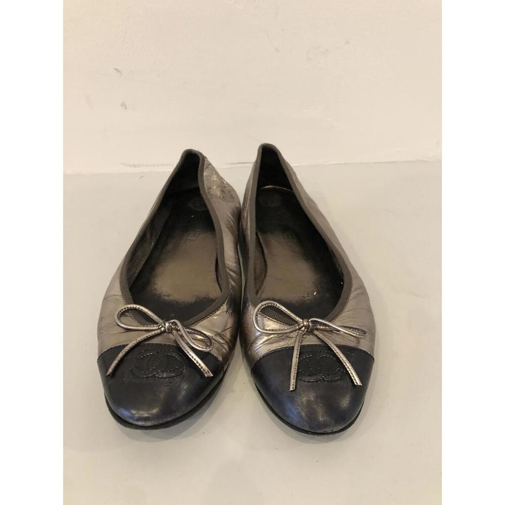 Chic Metallic Silver and Black Ballet Flats